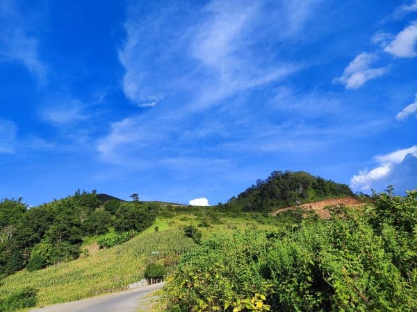 Wavy Clouds over the mountain